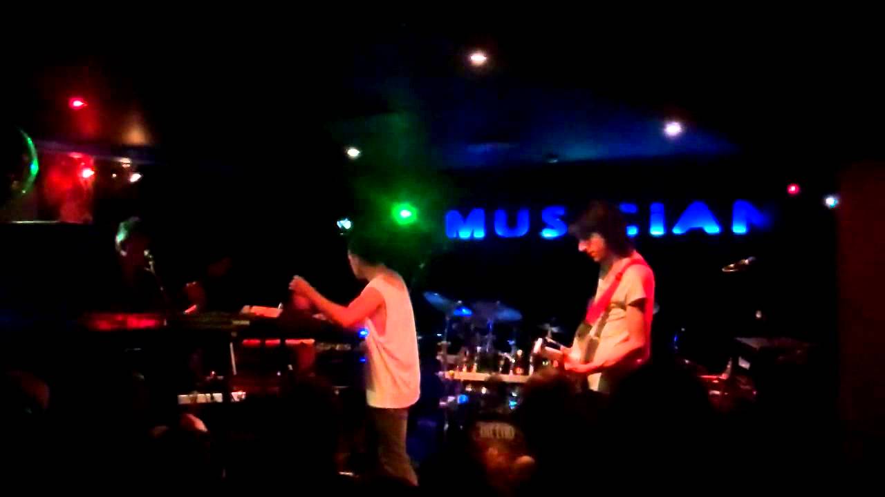 YouTube पर The Enid - Malacandra/Dark Hydraulic - The Musician, Leicester - 10/5/13 देखें YouTube पर The Enid - Malacandra/Dark Hydraulic - The Musician, Leicester - 10/5/13 देखें