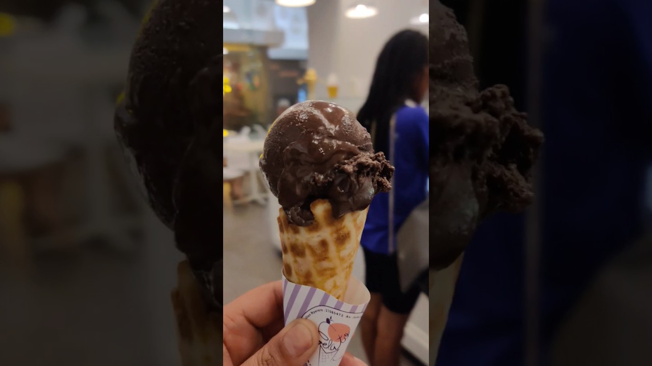 Are you a basic 🍫🍦 lover too?#chocolateicecream #chocolate #ashortaday #maputo #mozambique #trending