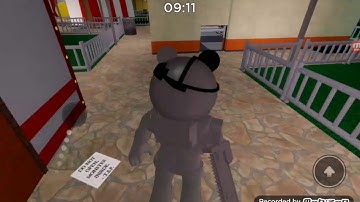 How to glitch through crouch holes in Piggy by AlexLD