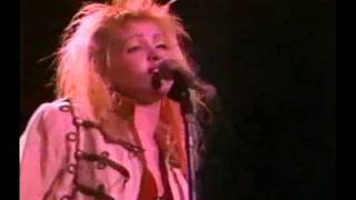 I'll Kiss You - Cyndi Lauper - Live in Budokan - Japan chords