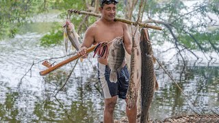 Pescamos enormes peces y fuimos atacados por unas...