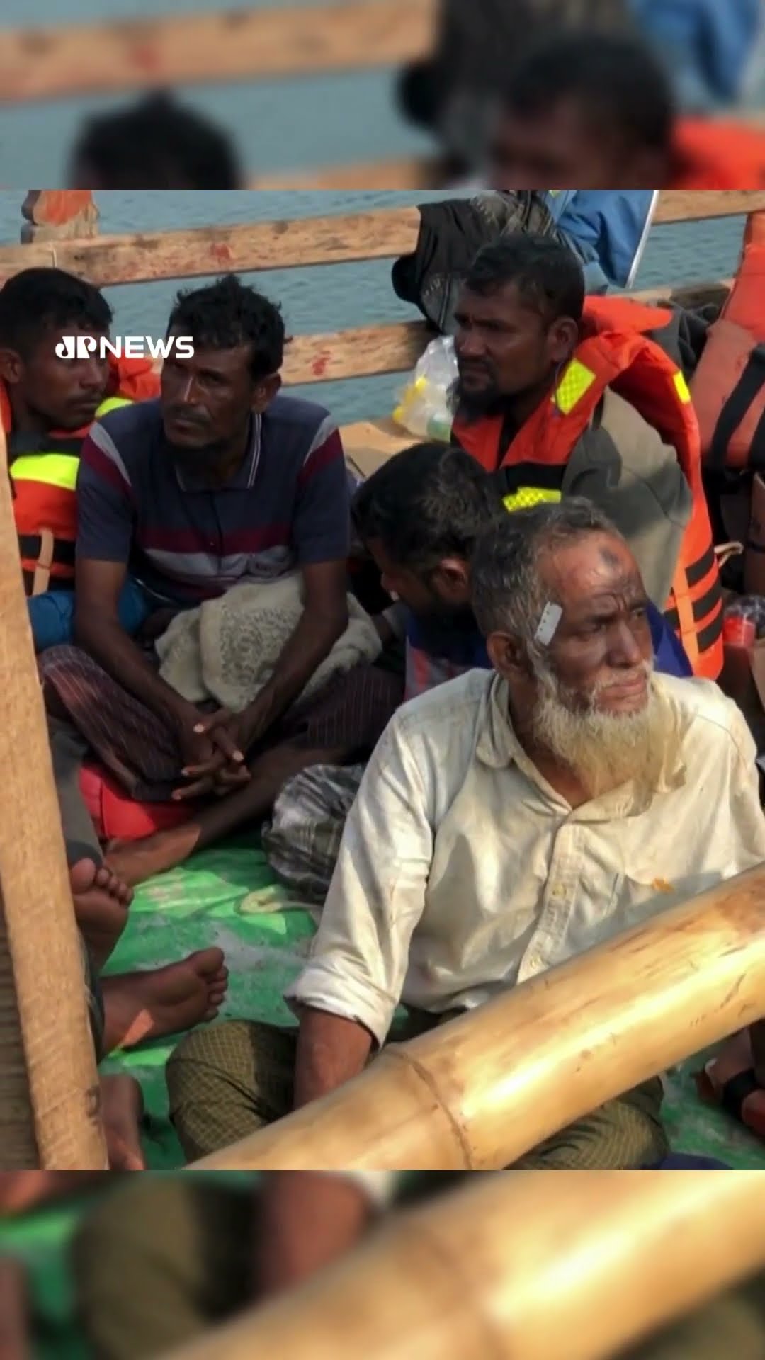 Mais de 100 refugiados rohingyas são resgatados no Sri Lanka #shorts