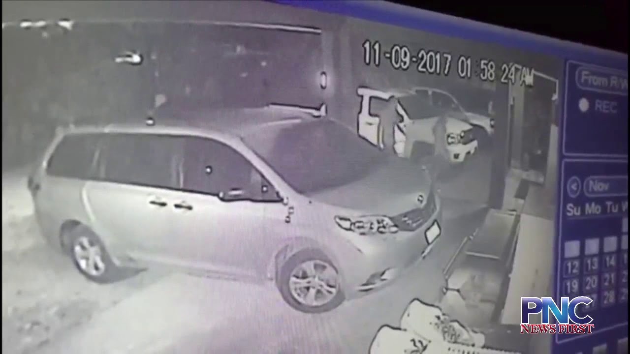 Suspects caught on surveillance camera trying to break into home - YouTube