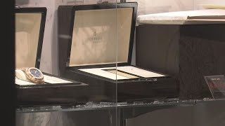 東京・中野ブロードウェイの時計店で窃盗事件　2億円相当奪われたか　男2人逃走中(2026年8月25日)
