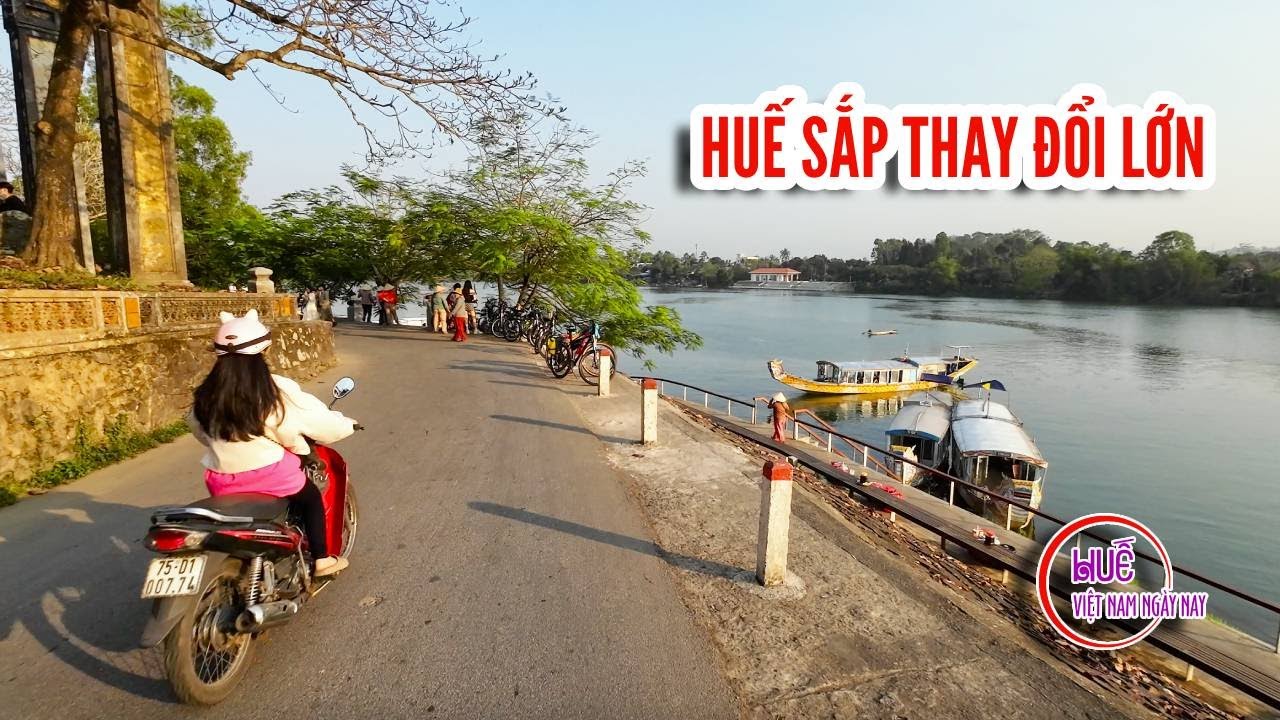 Nghe tin Huế sắp “thay vỏ” xách xe máy chạy vòng vòng mời bà con dạo phố thăm quê