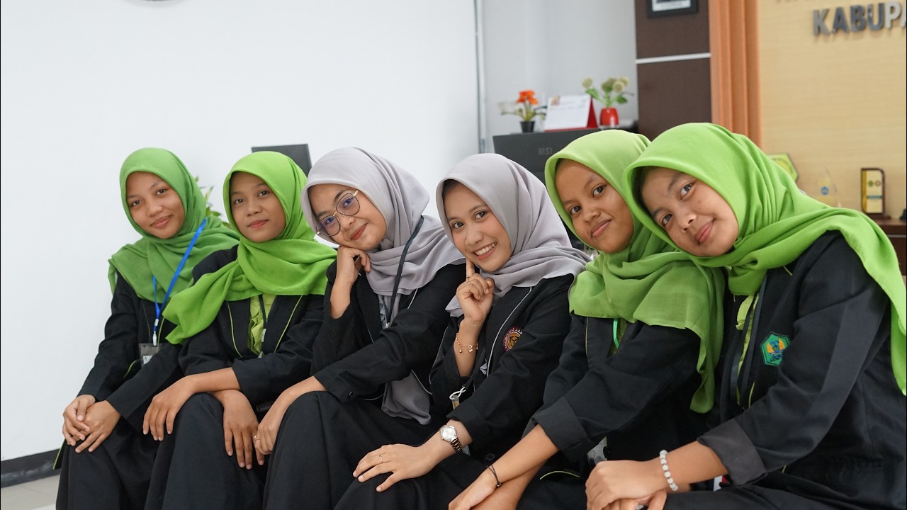 Kegiatan Praktek Kerja Lapangan Siswi SMKN 1 Kadipaten