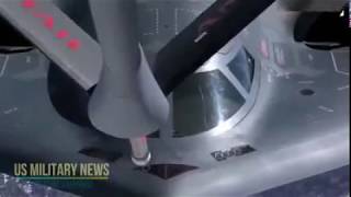 سوخت گیری بمب افکن B 2 در آسمان / Refueling bomber B-2 in the sky