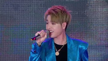 Đức Phúc - Còn Yêu, Đâu Ai Rời Đi  | Đêm Hội Lắc Xì MoMo Tết 2019