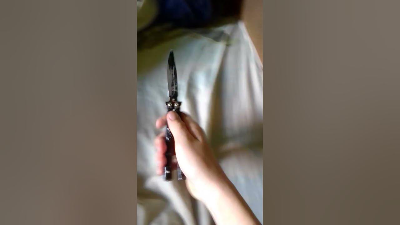 трюк с ножом бабочкой - YouTube