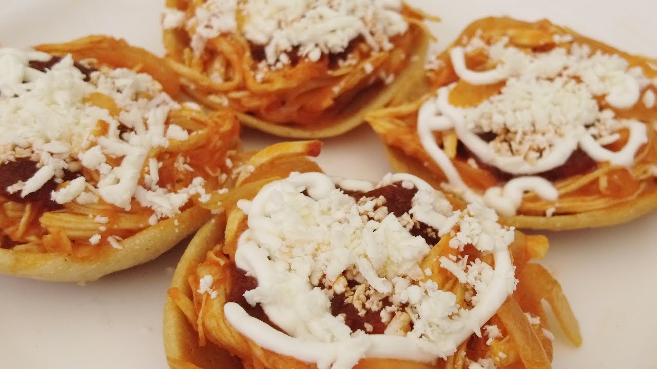 CHALUPAS DE TINGA CON SALSA DE CHIPOTLE - YouTube