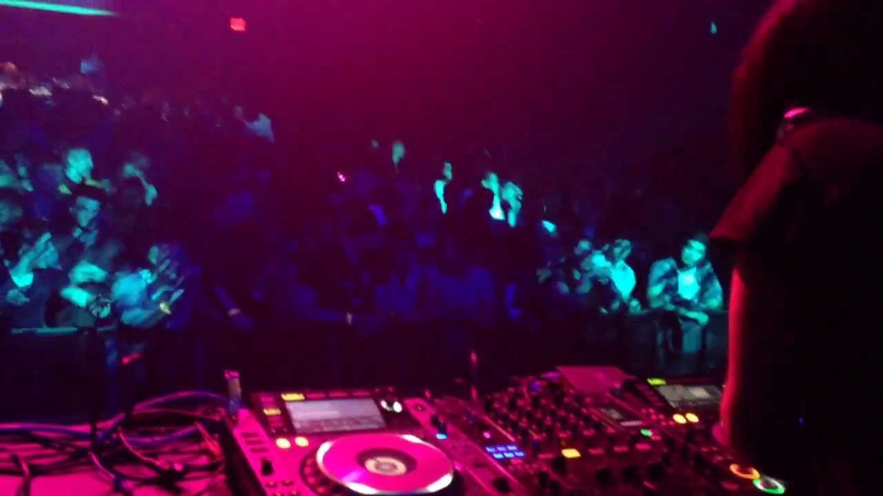 Gosteffects dropping  Altern8 - Activ 8 (Tommie Sunshine + Gosteffects Remix)