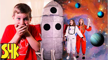 Rocket To The Moon! Noah's Sneaky Joke on His Sisters! SuperHeroKids