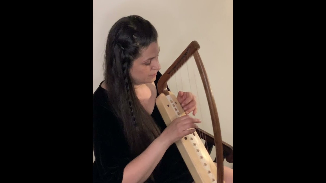 Mia Theodoratus playing "Nonsuch" on "Aldbar" model harp