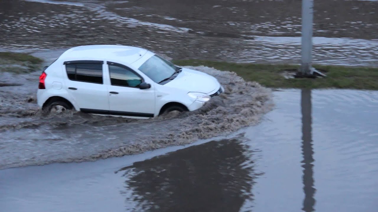 Рено Сандеро: в огне не горит и в воде не тонет!!! - YouTube