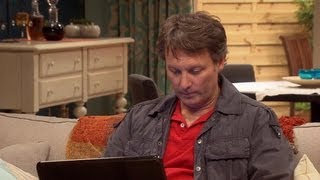 Bart ontvangt een pornofilmpje van Greet | Familie | VTM