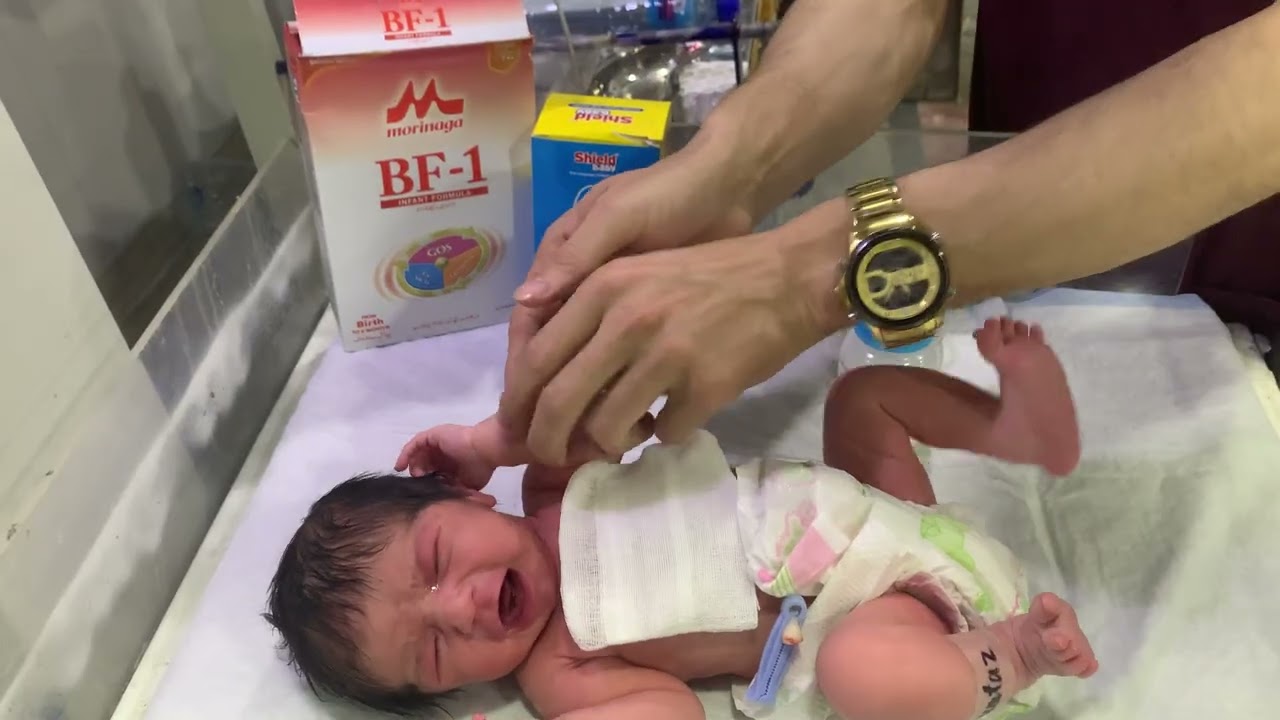 Safe feeding to little baby 