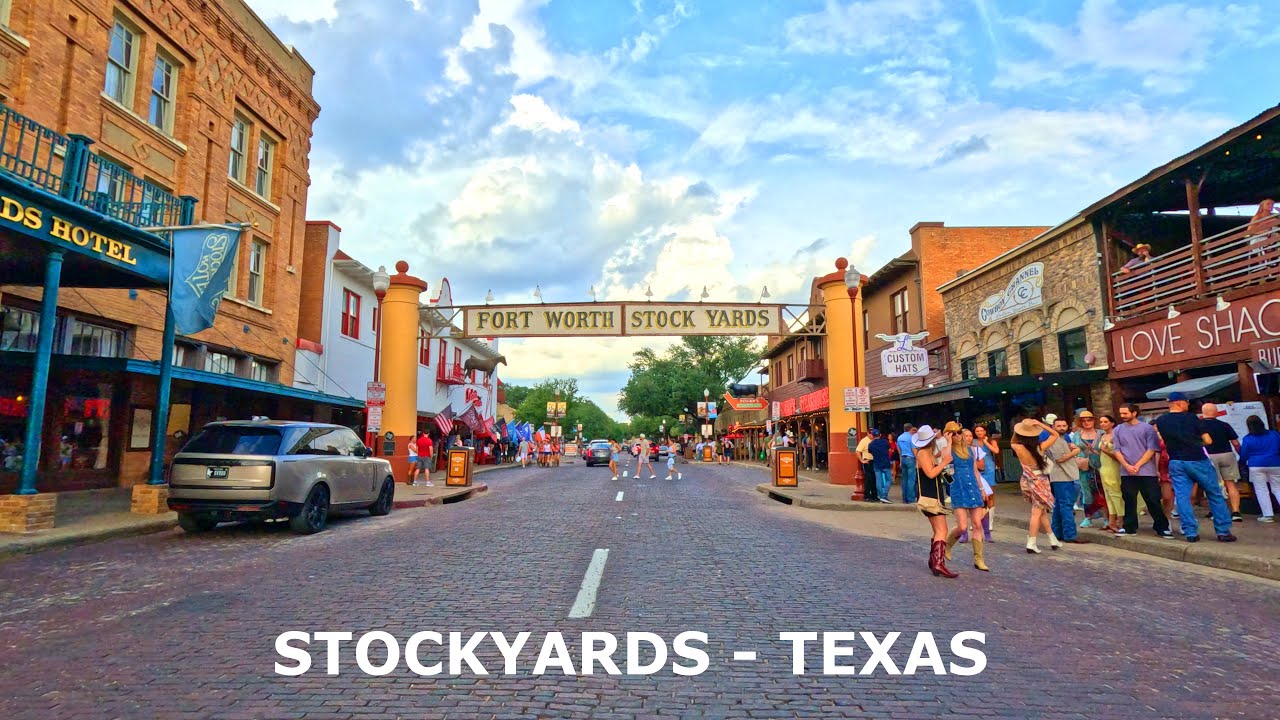 Fort Worth Stockyards: Busy Saturday Night Drive (Texas Western Vibes) 4K