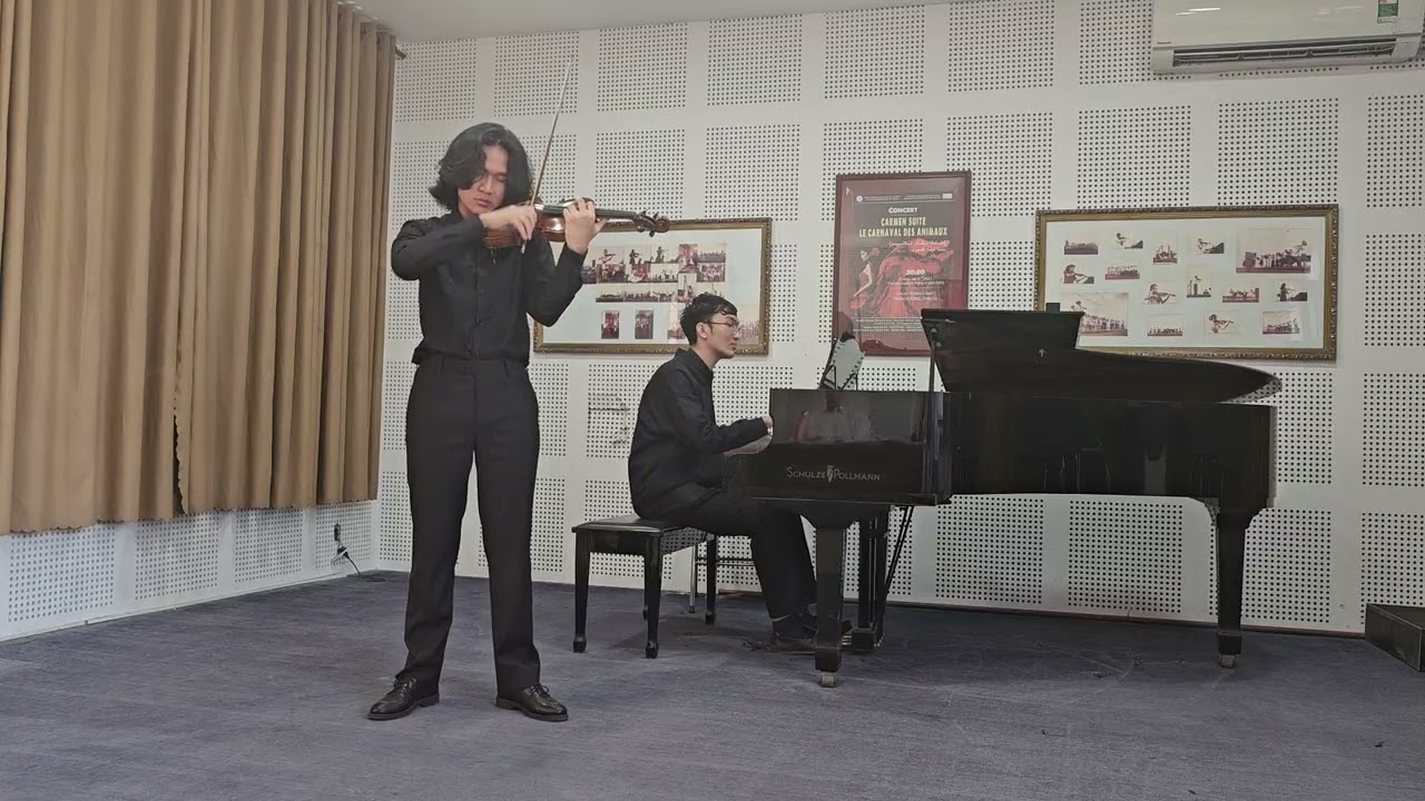 Julian Nguyễn- Mozart Concerto N.3- Piano: Đức Minh