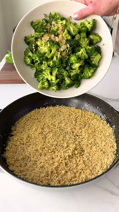 One Pan Broccoli Quinoa Skillet