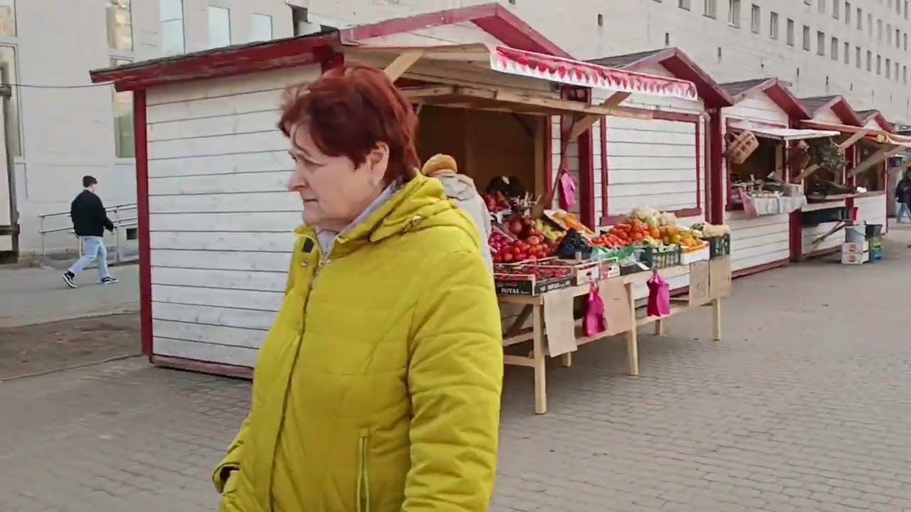Streets of St. Petersburg, Khlopin Street, Courage Square.