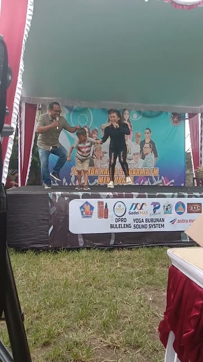 Download lagu Tri puspa Duet Bareng Suami, Guncang Panggung Singaraja Fm#shortvideo