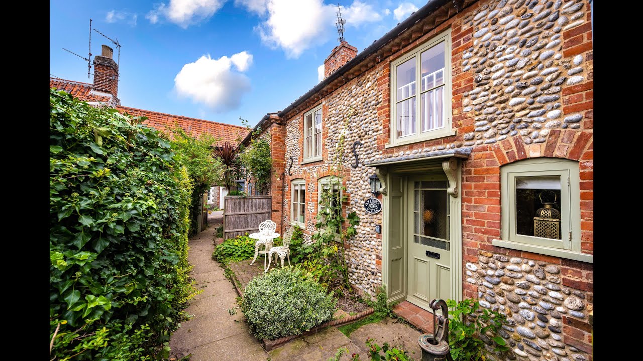 Hollyhock Cottage, Blakeney