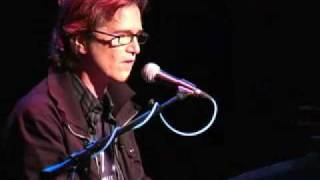 Video thumbnail of "Dan WIlson performs "Free Life""