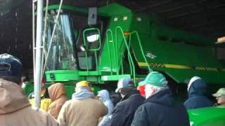1997 JD 9600 Combine Sells for $79K on Kansas Auction 2/11/10