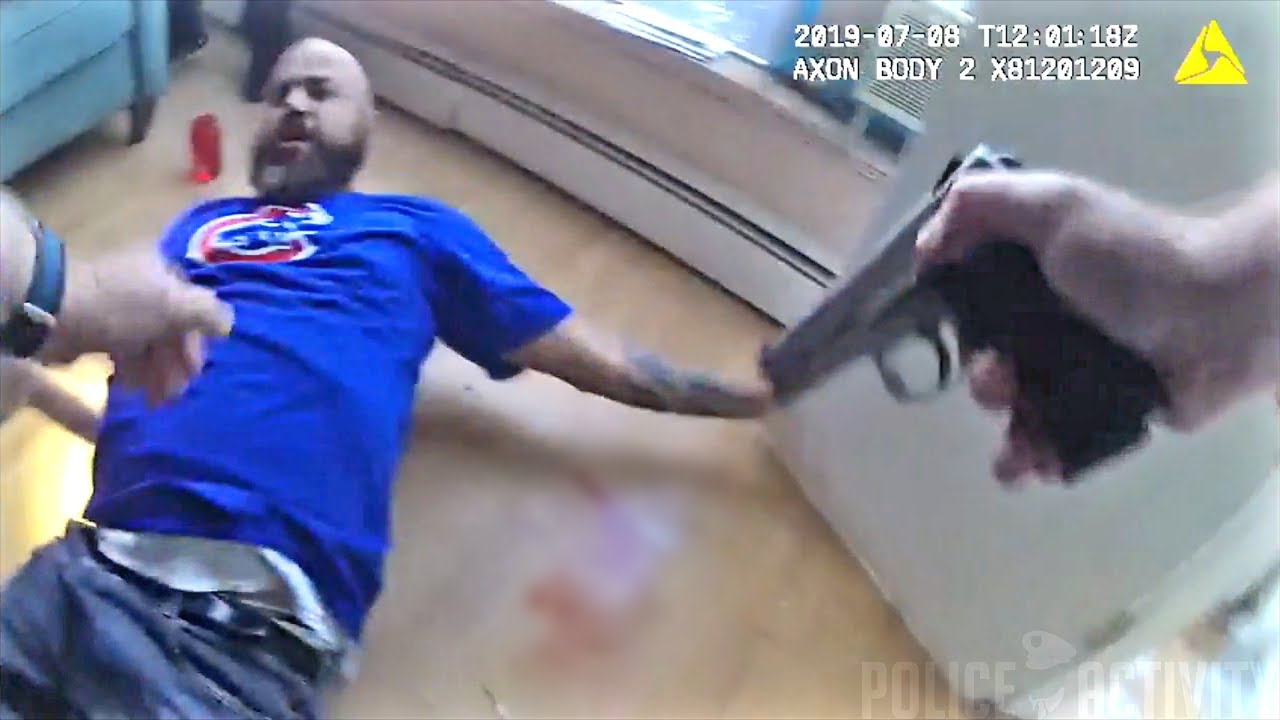 ⁣Bodycam Shows Chicago Police Officer Shooting Suspected Kidnapper