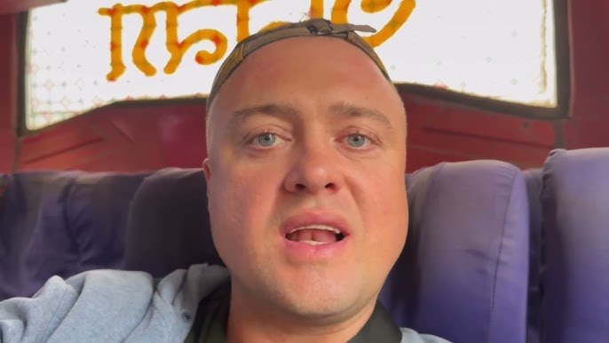 Денис Миланидің жалаңаш кеудесі Денис Миланидің жалаңаш кеудесі