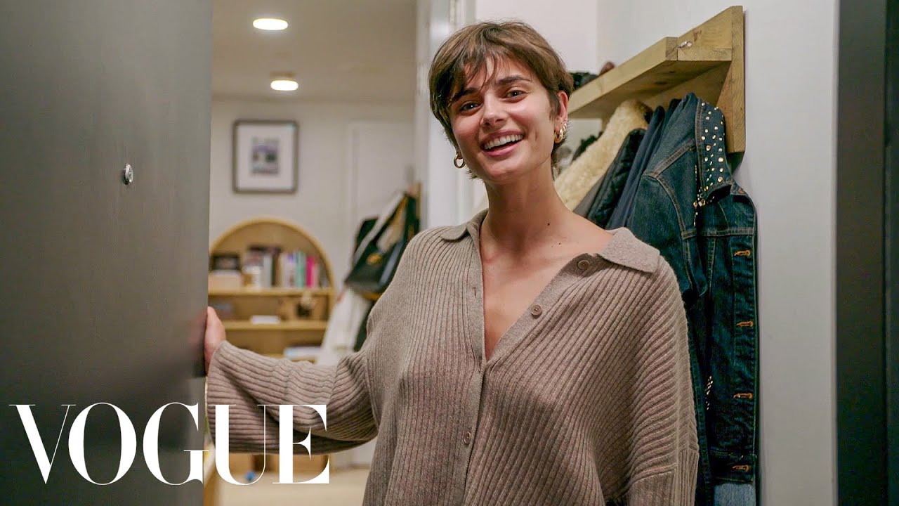 Taylor Hill Gets Ready For a Night Out With Burberry | Vogue