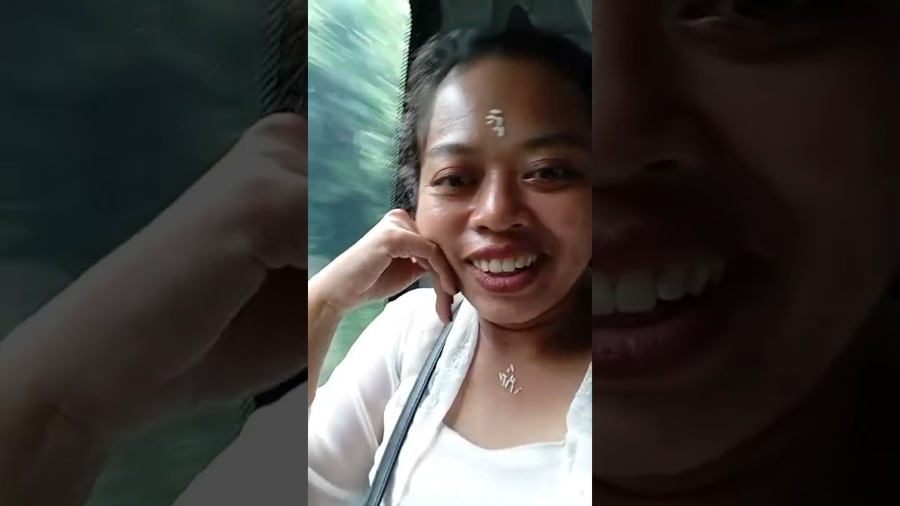 Amyka Amy sedang live sekarang!