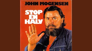 Video thumbnail of "John Mogensen - To Mennesker På En Strand"