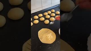 طريقة لف الكروسان 🥐 screenshot 2