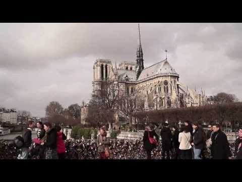 Wideo: Kompletny przewodnik po Pont des Arts w Paryżu