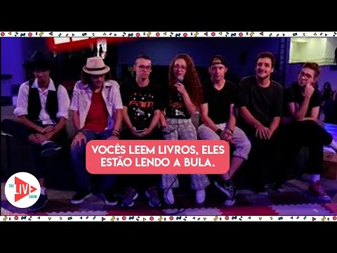 Vocês leem livros, eles estão Lendo a bula! | The Live Show