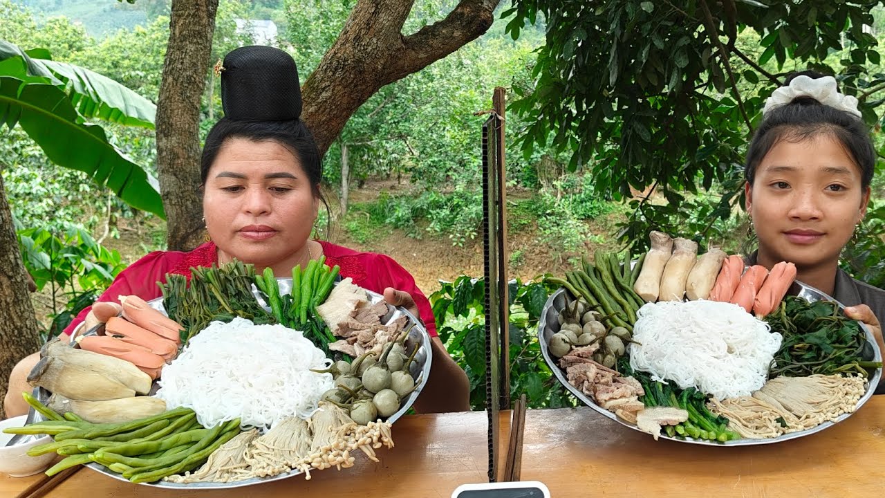 Quá Khủng Với Màn Sô Lô Ăn Mỗi Người Một Mâm Thịt Nấm Rau Củ Quả Quả Giữa Em Thảo Với Bà Béo