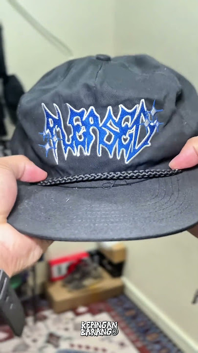 Pengen ngonten, tapi rambut lagi nggak kooperatif… yaudah, solusi sejuta umat: TOPI.