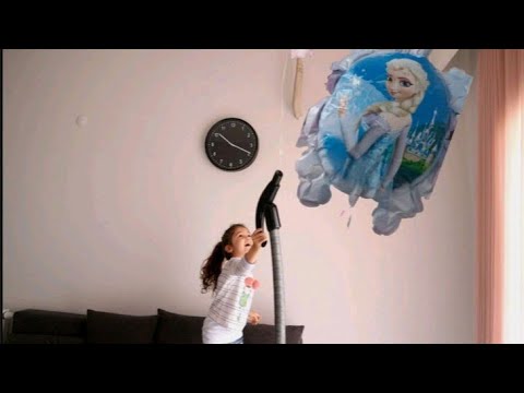 Elektrik Süpürgesiyle Elsalı Uçan Balon Kurtarmaca | fun kids video