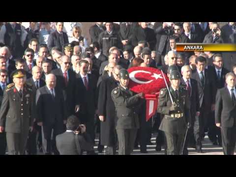 ERDOĞAN'A ANITKABİR'DE PROTESTO