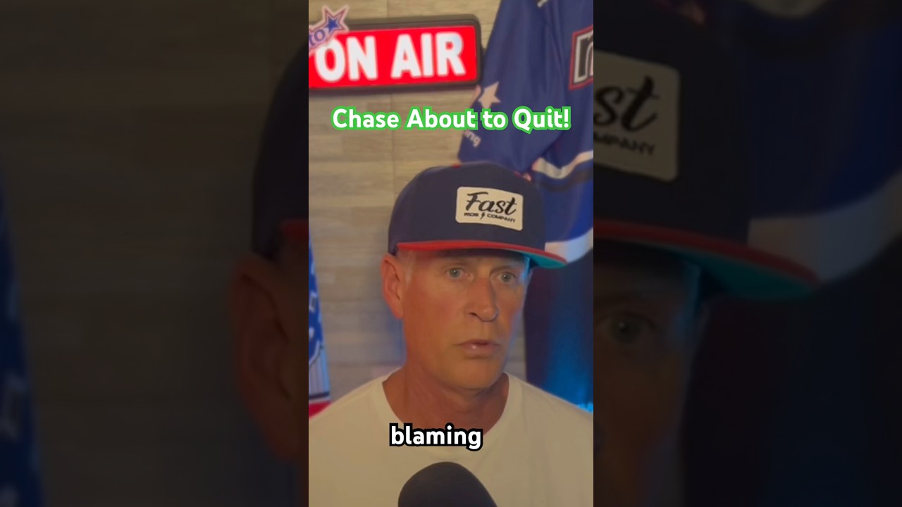 Чейз скоро обвинит мотоцикл! 