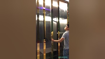 Review tủ cánh kính ốp inox vàng gương cực sang chảnh, kết hợp led cảm biến tắt mở đèn_Part3