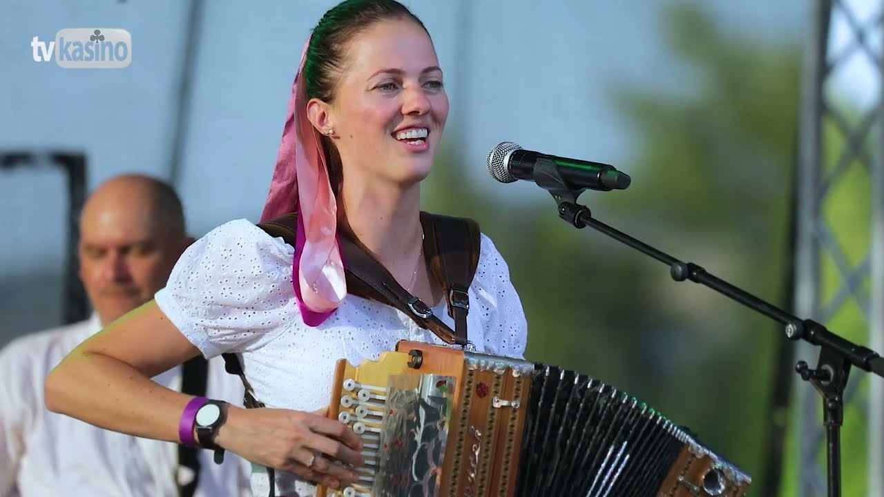 Zbojná: Išli dievky ľan trhať