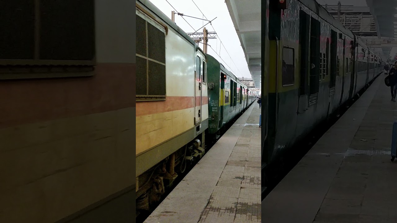 12612 Garib Rath Express Arriving Gwalior Jn