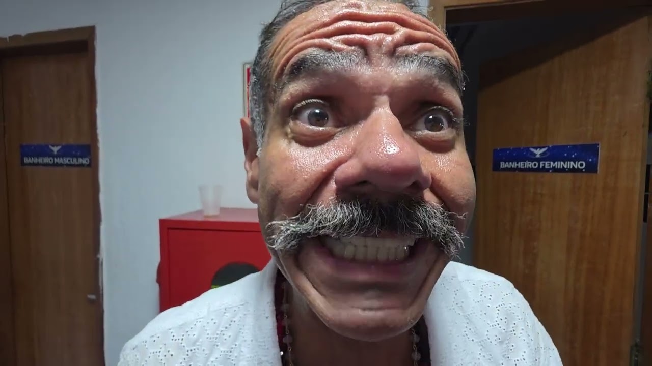 ALEX RIBEIRO, ETERNO REI MOMO - FEIJOADA DA PORTELA 