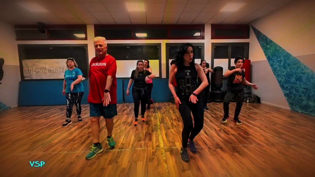 Zumba con la Vale 11/2/2026 No toques mi corazon