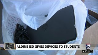 Aldine Isd Gives Devices To Students Ahead Of Virtual Start Of New School Year