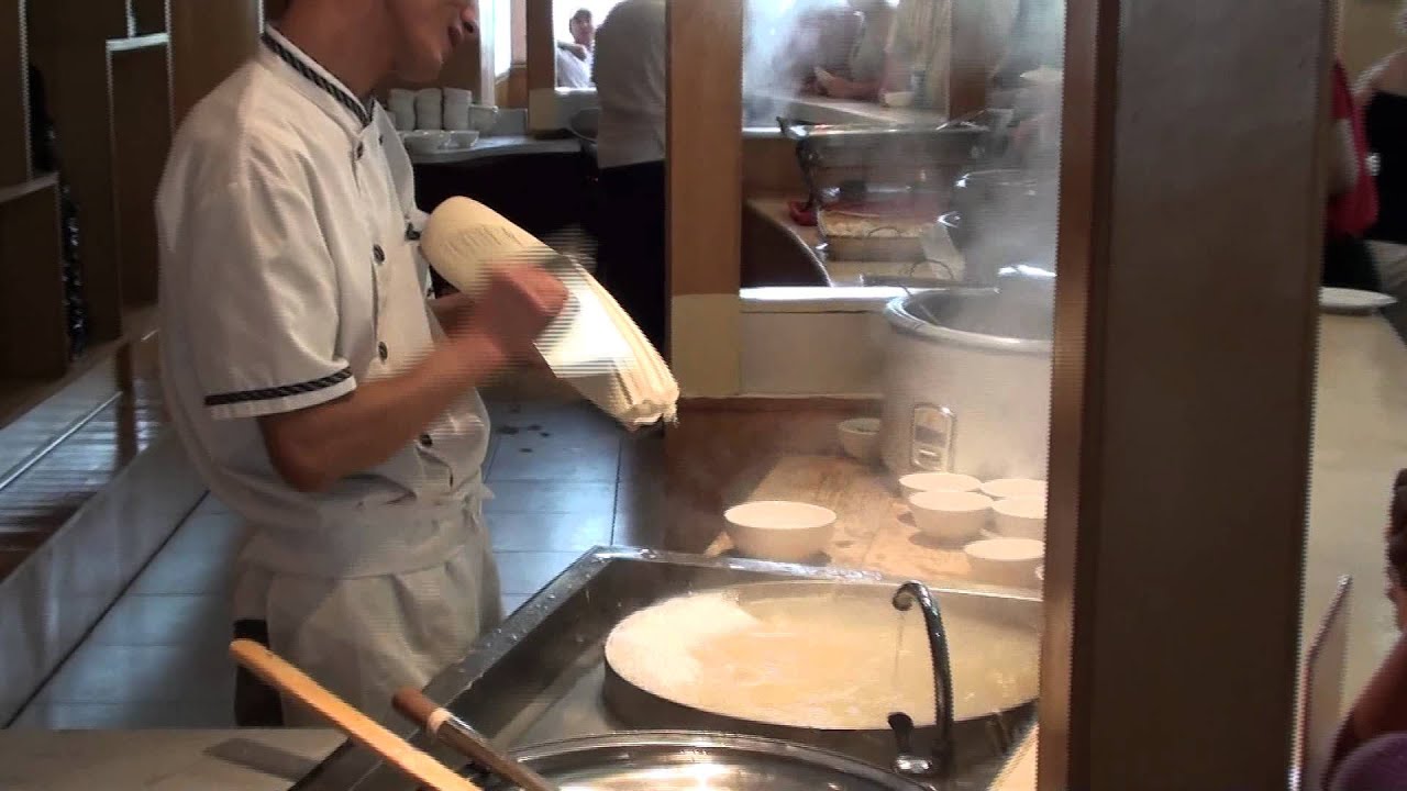 Making stretch noodle and slice noodle - YouTube