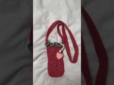strawberry phone bag - tut now up🍓#crochet #shortsclip #shortscraft #crochetwithme #cottagecore #fy (video tutorial)