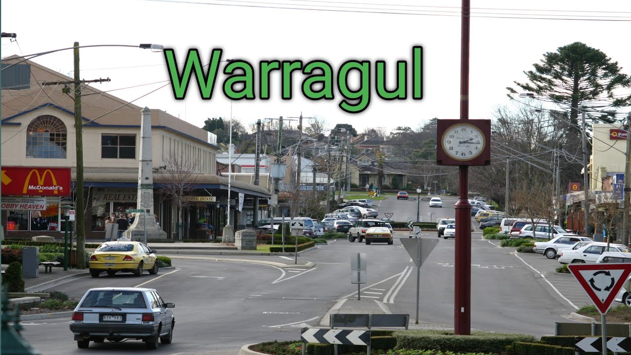 Walking tour in Warragul, Victoria, Australia 